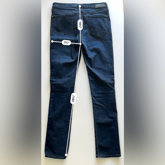 DKNY Jeans SoHo Straight Size 4 - Mid Rise Dark Wash - Picture 2 of 6